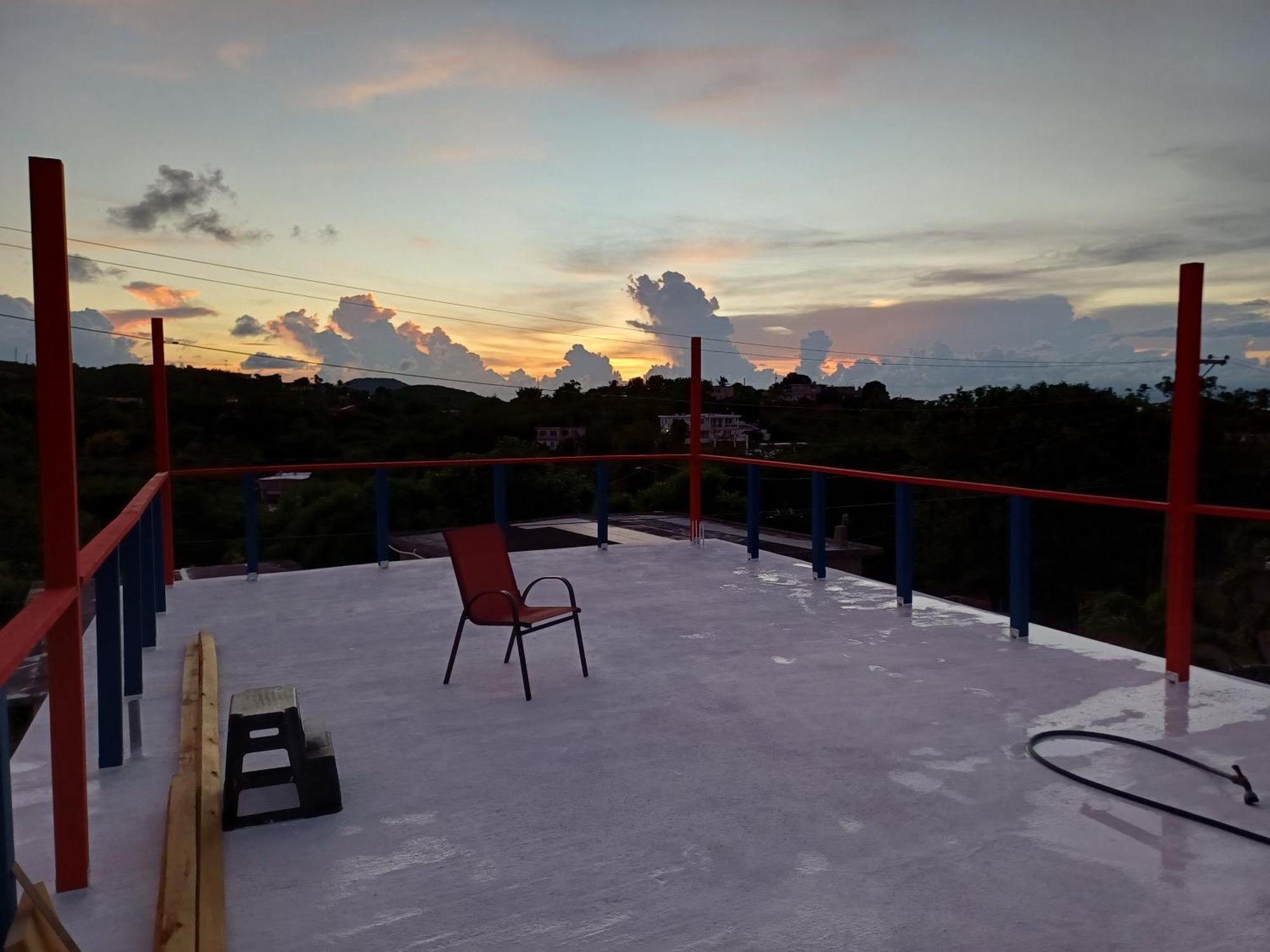 Rooster Run Glamping Camping Has Rooftop And Off The Ground Glamping Experience For 1 To 16 In A Single Tent And Views Of The Rain Forrest And To Culebra Across The Atlantic Ocean W Tents, Linens, Deluxe Air Beds, Warm Shower And More At A Great Pric Vieques Exterior foto
