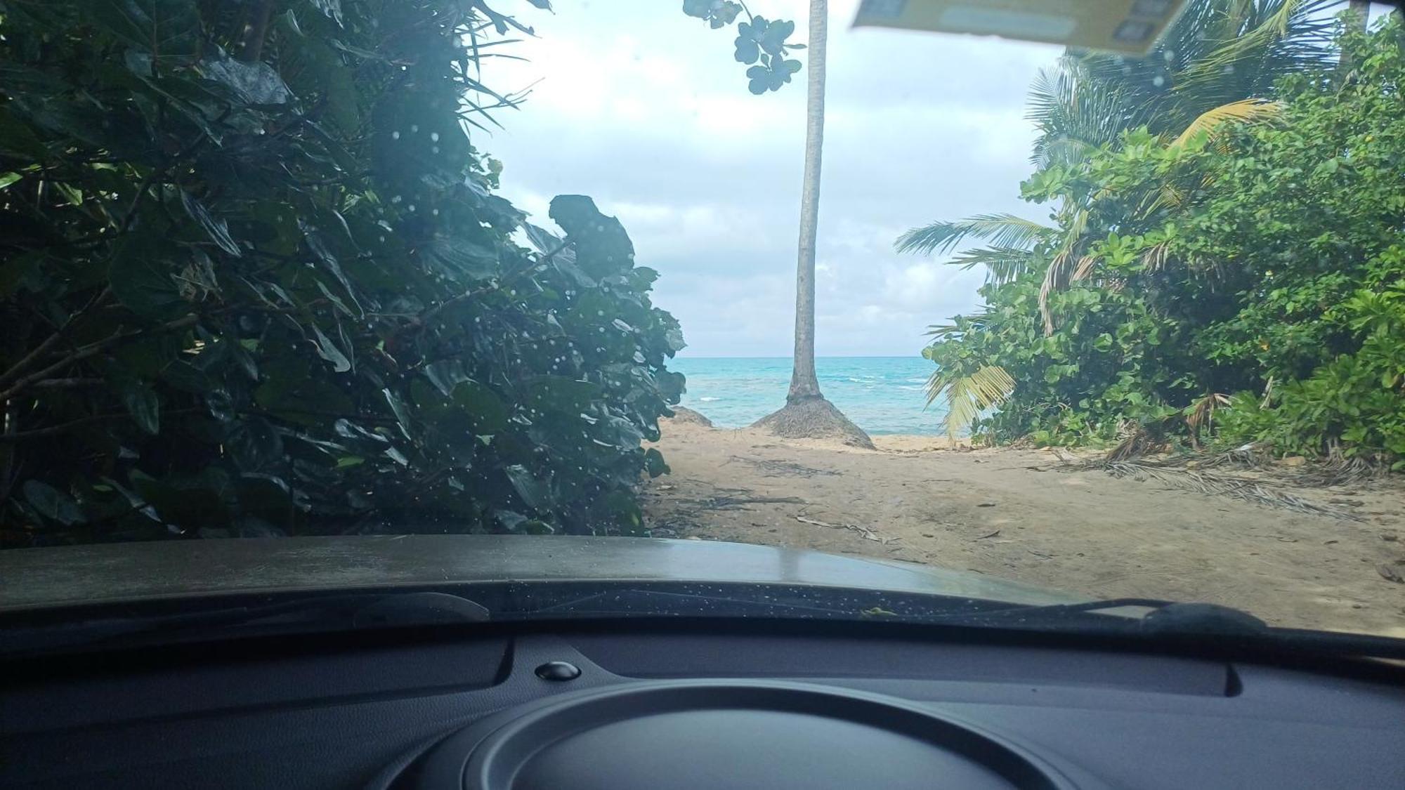 Rooster Run Glamping Camping Has Rooftop And Off The Ground Glamping Experience For 1 To 16 In A Single Tent And Views Of The Rain Forrest And To Culebra Across The Atlantic Ocean W Tents, Linens, Deluxe Air Beds, Warm Shower And More At A Great Pric Vieques Exterior foto
