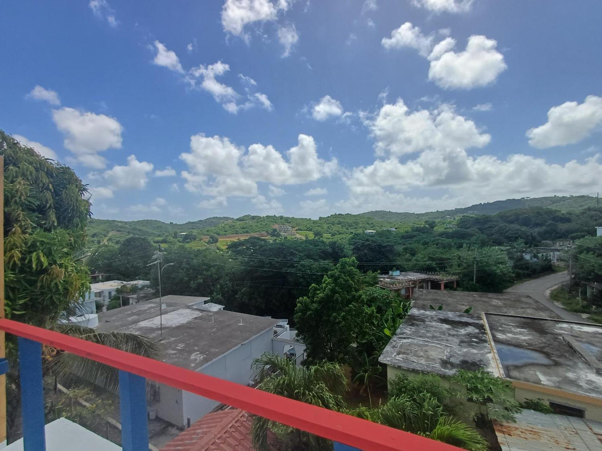 Rooster Run Glamping Camping Has Rooftop And Off The Ground Glamping Experience For 1 To 16 In A Single Tent And Views Of The Rain Forrest And To Culebra Across The Atlantic Ocean W Tents, Linens, Deluxe Air Beds, Warm Shower And More At A Great Pric Vieques Exterior foto