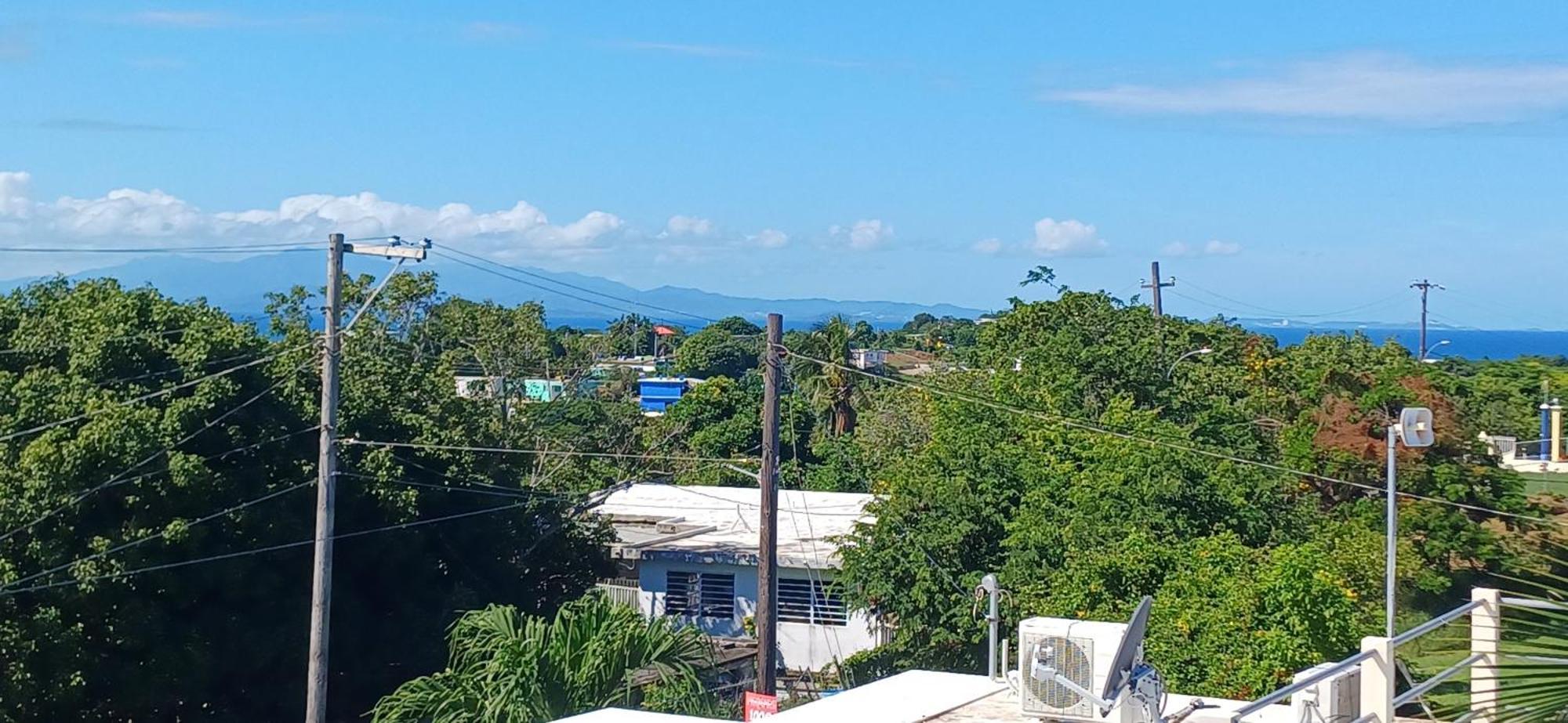 Rooster Run Glamping Camping Has Rooftop And Off The Ground Glamping Experience For 1 To 16 In A Single Tent And Views Of The Rain Forrest And To Culebra Across The Atlantic Ocean W Tents, Linens, Deluxe Air Beds, Warm Shower And More At A Great Pric Vieques Exterior foto