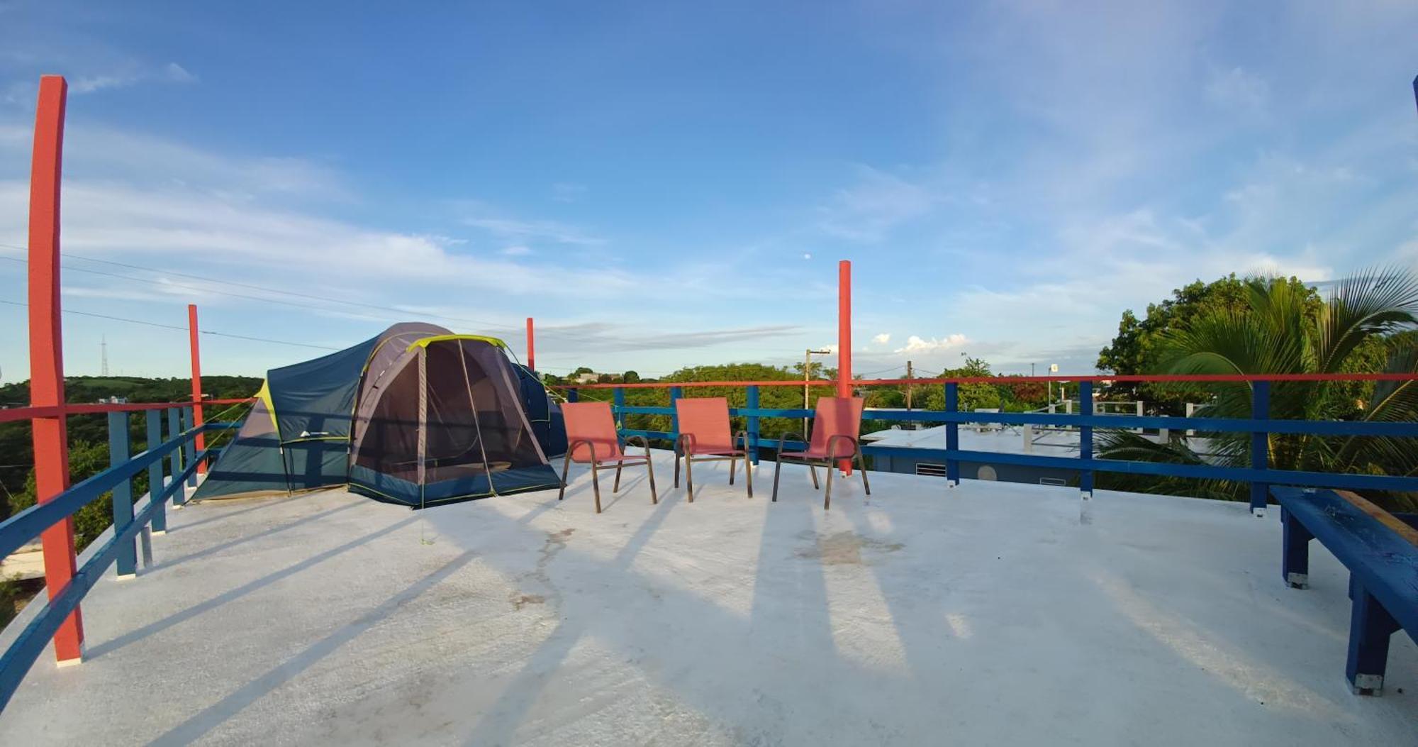 Rooster Run Glamping Camping Has Rooftop And Off The Ground Glamping Experience For 1 To 16 In A Single Tent And Views Of The Rain Forrest And To Culebra Across The Atlantic Ocean W Tents, Linens, Deluxe Air Beds, Warm Shower And More At A Great Pric Vieques Exterior foto